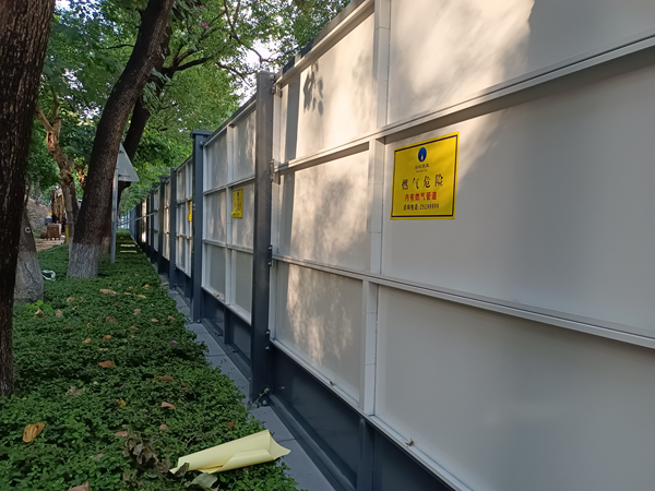 深圳抗疫行動依舊，旭東廠家的工程圍擋在行動