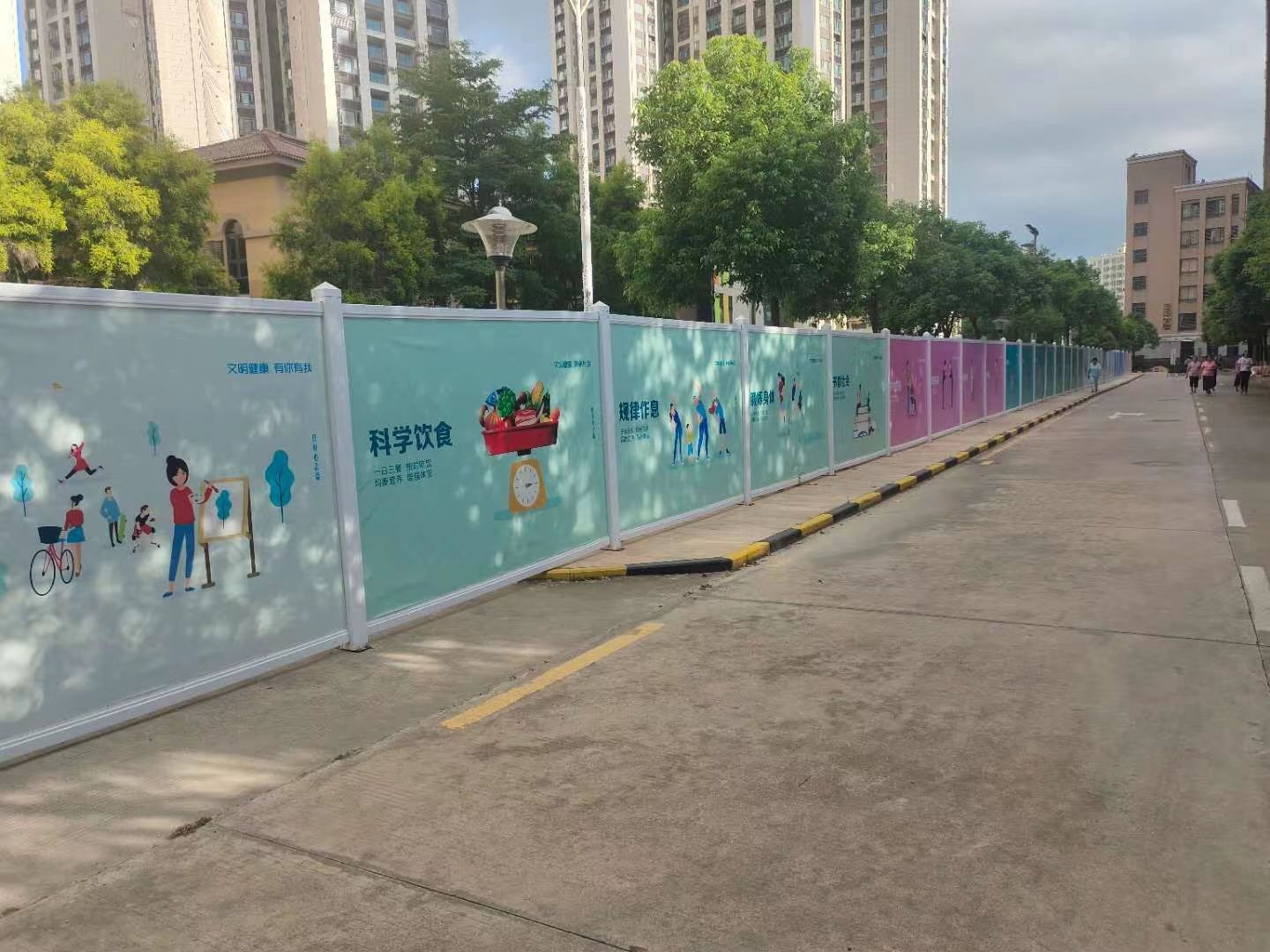 如何選擇一家好的施工圍擋廠家？旭東鋼構(gòu)圍擋廠家分享經(jīng)驗