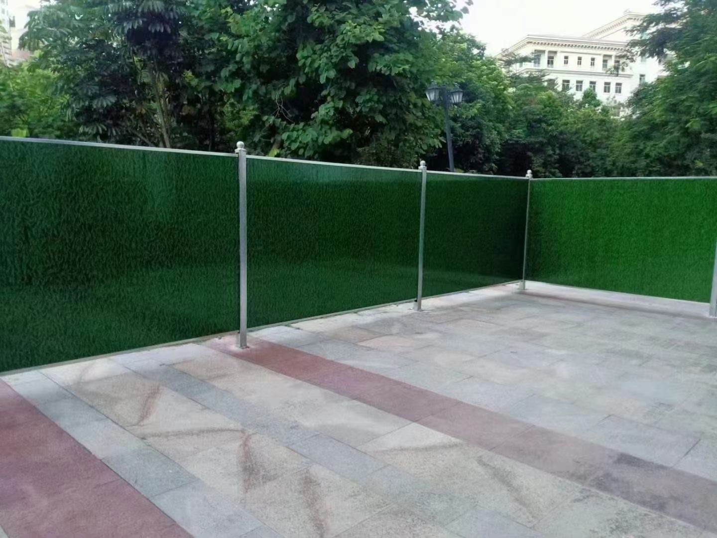 不要再當(dāng)冤大頭了，買小草綠圍擋找旭東